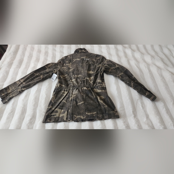 Charlotte Russe Distressed since waist camouflage jacket womans size med - Picture 8 of 11